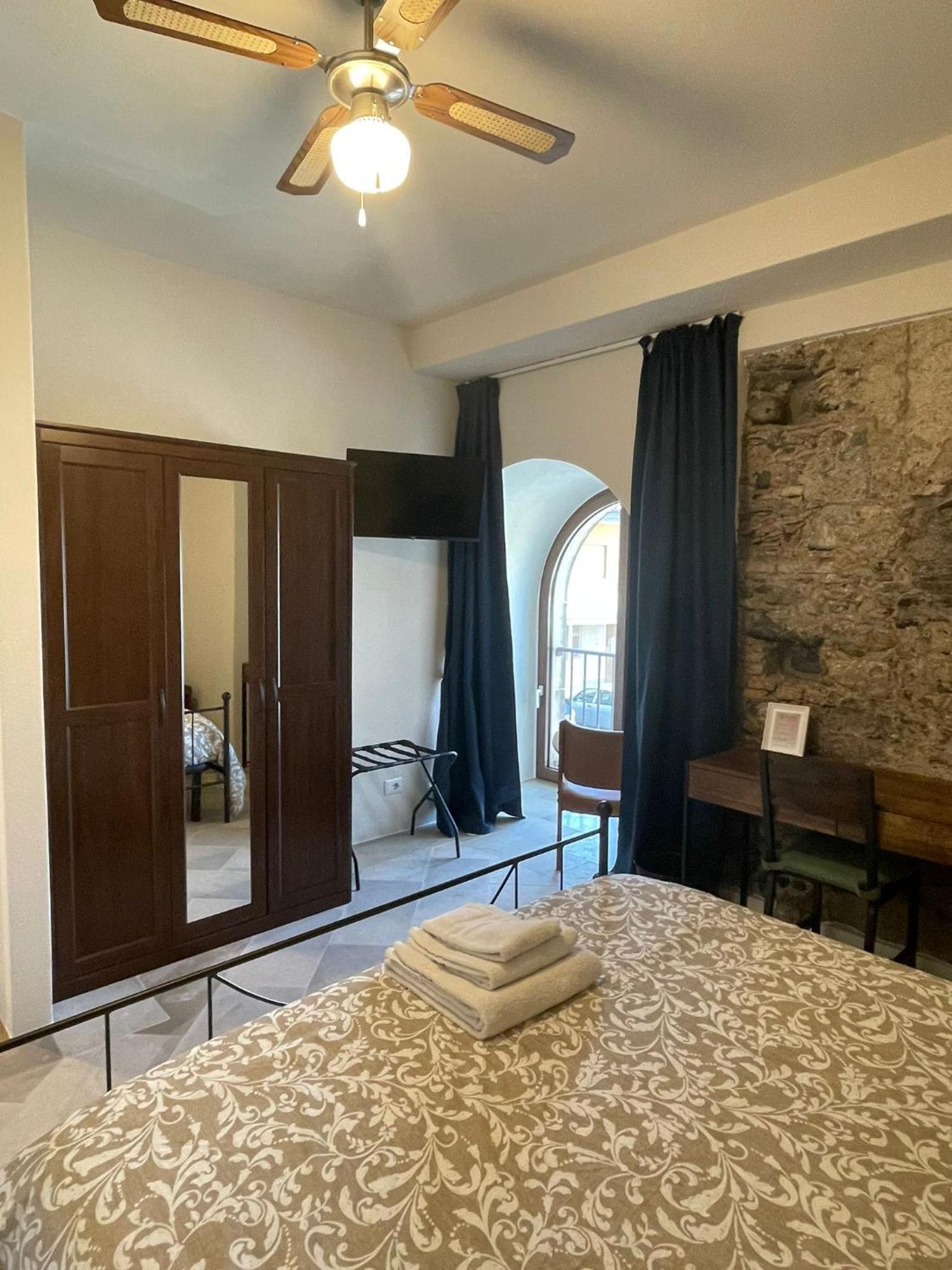 Castello D'Alcontres Guest House 3 Stelle Nizza di Sicilia Exterior foto